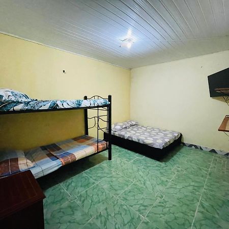 Apartamentos Cerca Al Aeropuerto Leticia Esterno foto